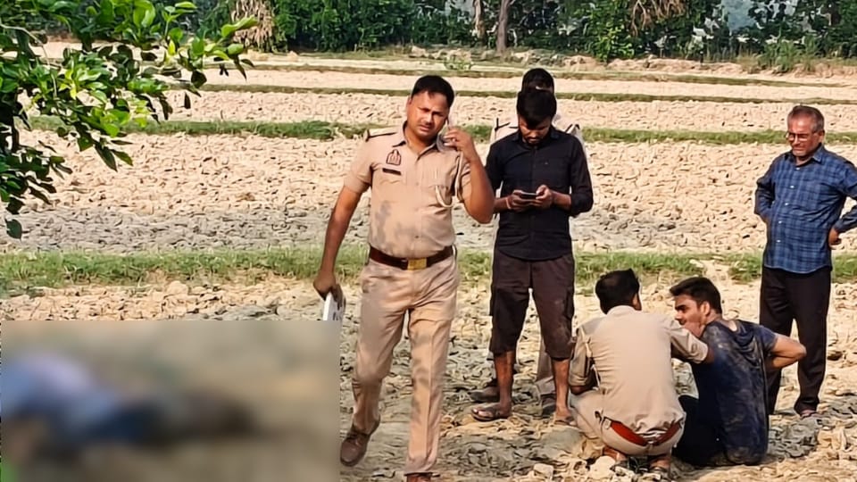 Father and son brutally murder in Firozabad Post-mortem report found 12 wounds on bodies of both deceased