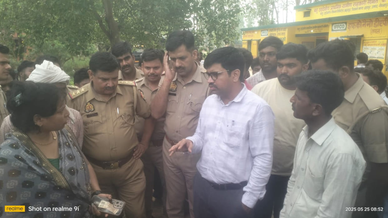 In Gorakhpur, 11-Year-Old Dies After Hockey Ball Hits Stomach in Gorakhpur,body was placed on road and blocked
