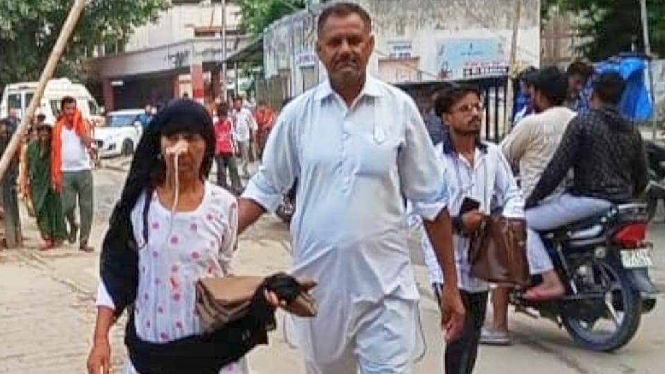 Stampede due to gas leakage in Government Medical College IN Shahjahanpur See Photos