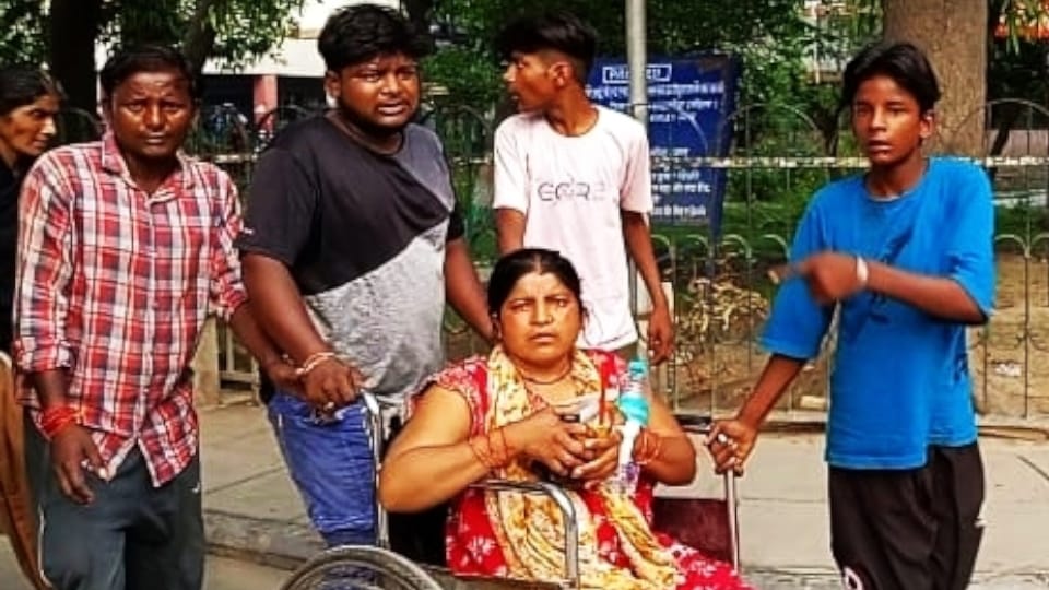 Stampede due to gas leakage in Government Medical College IN Shahjahanpur See Photos