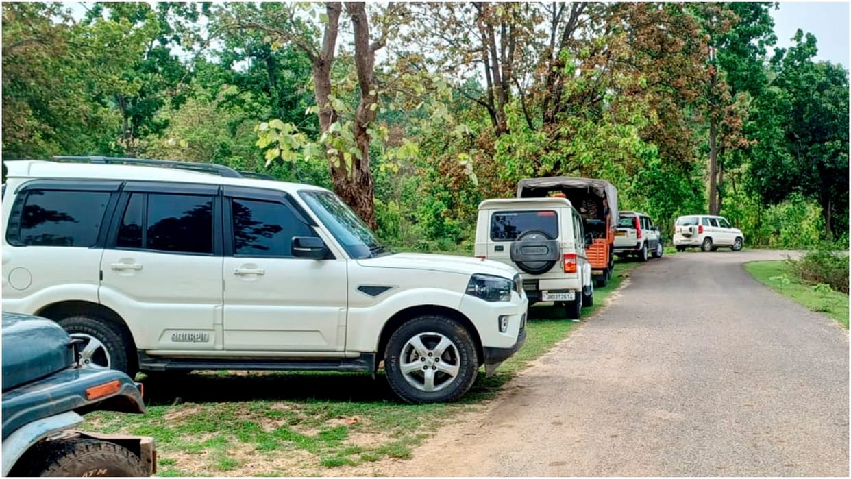 Maoist Rupees Five Lakh Bounty Killed in Jharkhand Encounter Know Details in Hindi