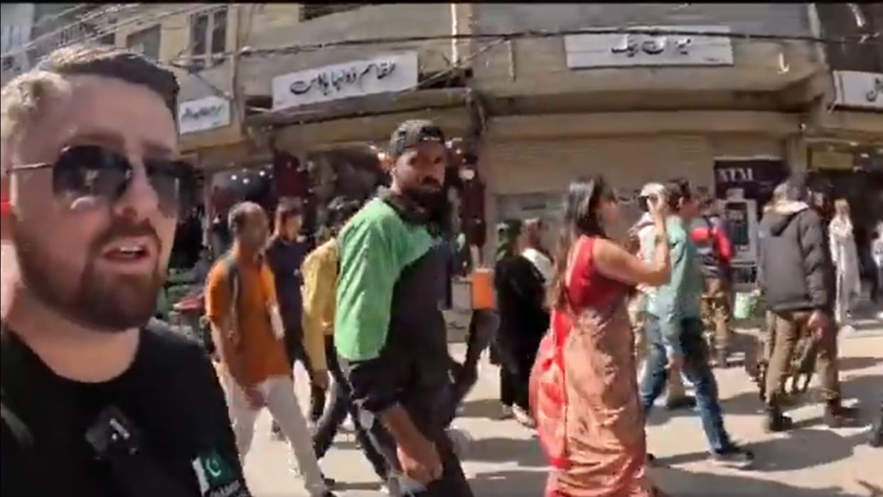 Gunmen Surrounding Her Scottish YouTuber Met Jyoti Malhotra in pakistan