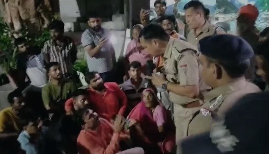 Entered the shop and beat up the operator in kichha