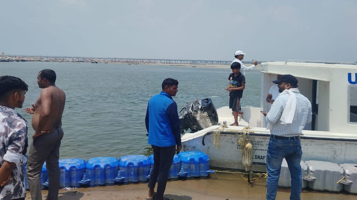 Teen drowned in deep water while bathing at Arail Ganga Ghat, divers of water police engaged in search