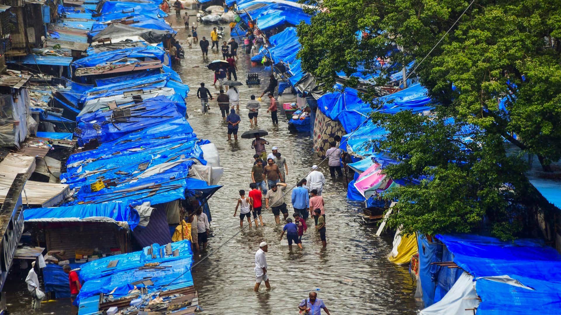 Rain in Mumbai breaks a century's record Metro stations flooded more than 250 flights affected