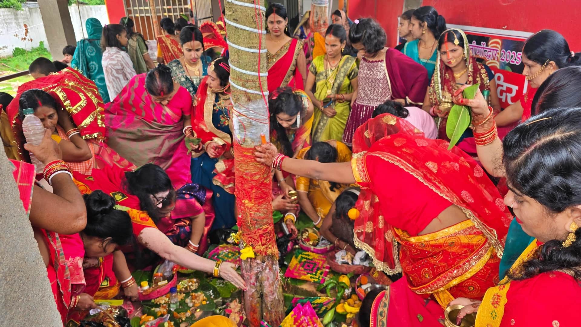 Married women in Jehanabad, Katihar and Madhubani fasted for long life of their husbands on Vat Savitri