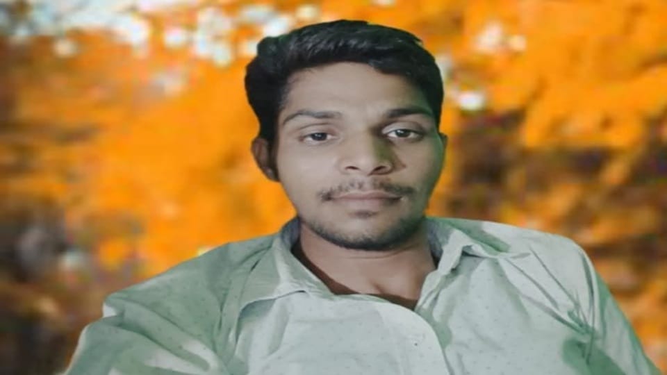 body of a youth drowned in the Ganges found