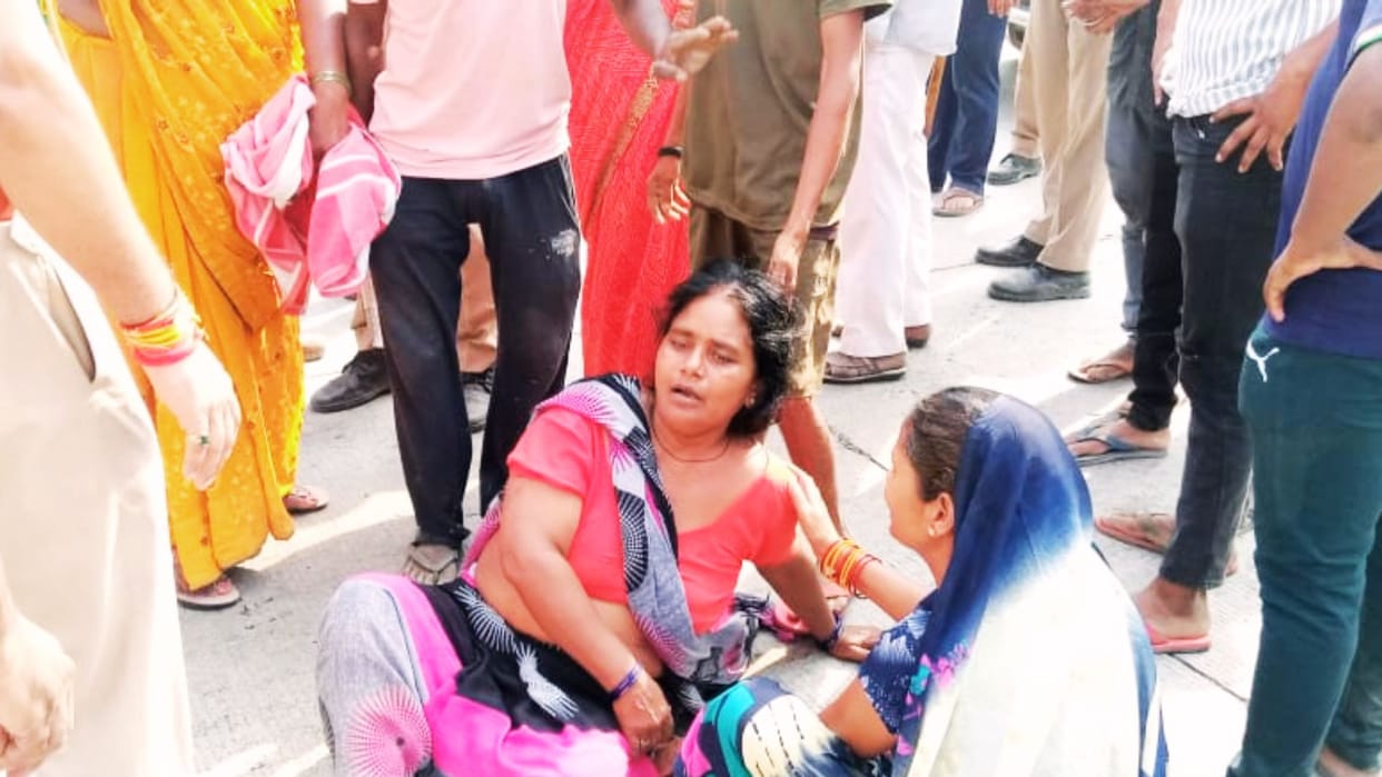Triple murder in UP lot of screaming after seeing blood-soaked bodies in Jaunpur attacking with hammer