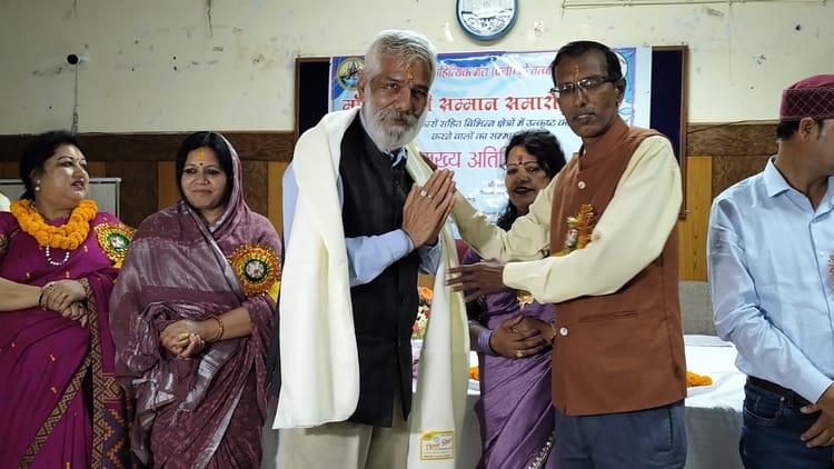 Chamoli News: मां सरस्वती सम्मान पुरस्कार से सम्मानित हुए प्रदेश के 51 साहित्यकार, काव्य गोष्ठी भी हुई आयोजित