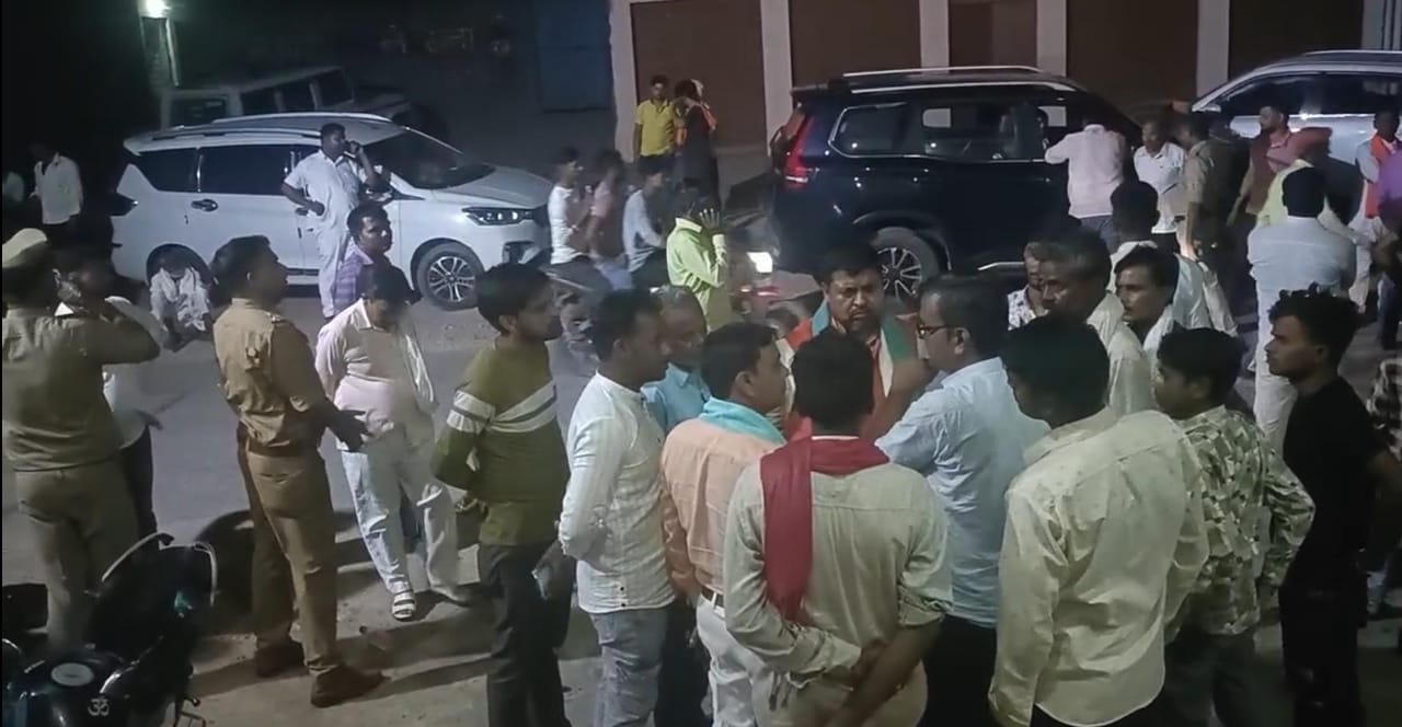 Inspector suspended for beating two brothers in Kheragarh police station in Agra