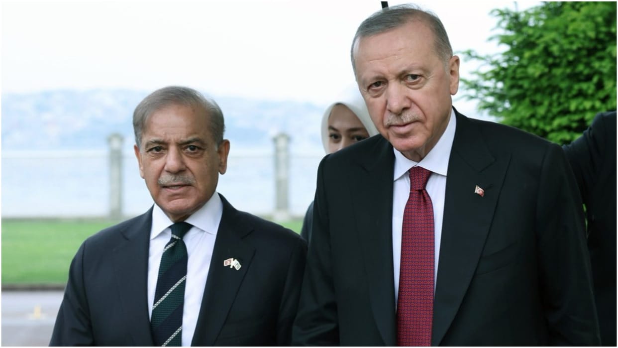 'Even before we attacked, India' Shahbaz's confession in Turkey; Munir was made to stand in front of everyone