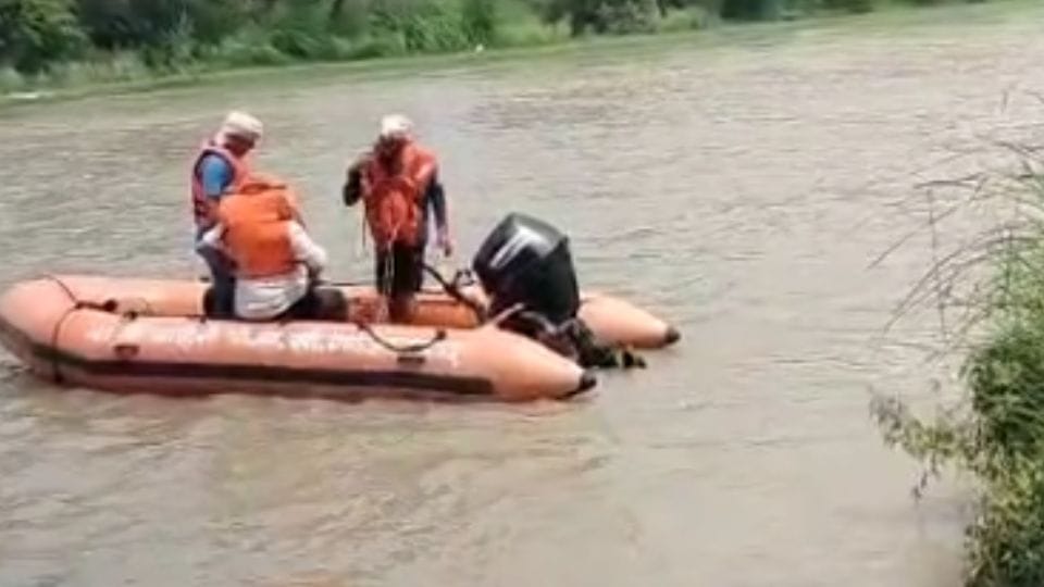 A young man who went to take a bath in Ganga canal with his friends drowned