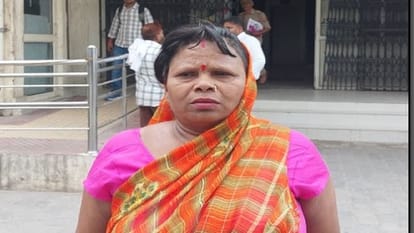 12वीं के छात्र की मां