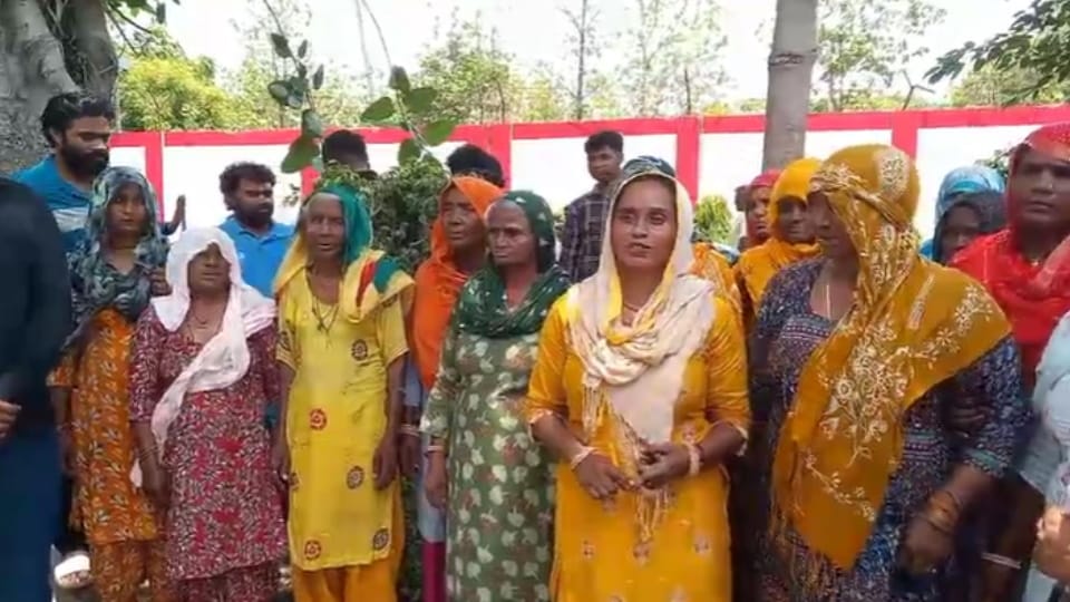 Meerut Family Protests at SSP Office Over Missing Daughter, Alleges Police Inaction
