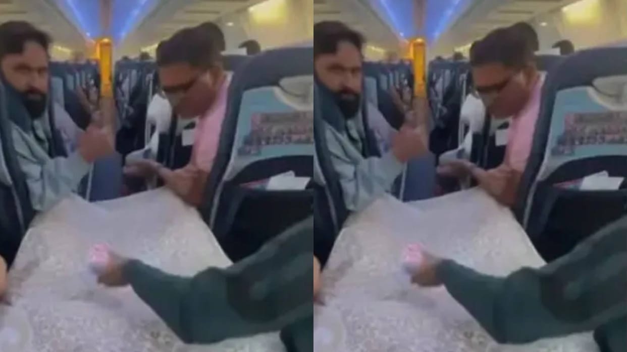 Passengers were seen playing cards on a sheet spread in the middle of the flight seat Video goes viral