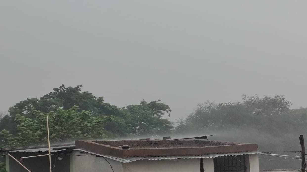 Heavy rain with thunder and lightning in the capital Raipur, alert issued in all the districts of the state