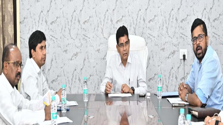 Chhattisgarh: खेल विभाग में सीधी और संविदा पदों पर जल्द होगी भर्ती, खेल मंत्री टंक राम वर्मा ने दिए निर्देश