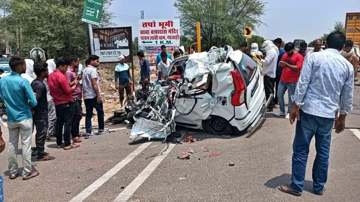 Jaipur Rural: Car going to Khatushyamji Darshan collided with truck, 3 devotees died in horrific accident
