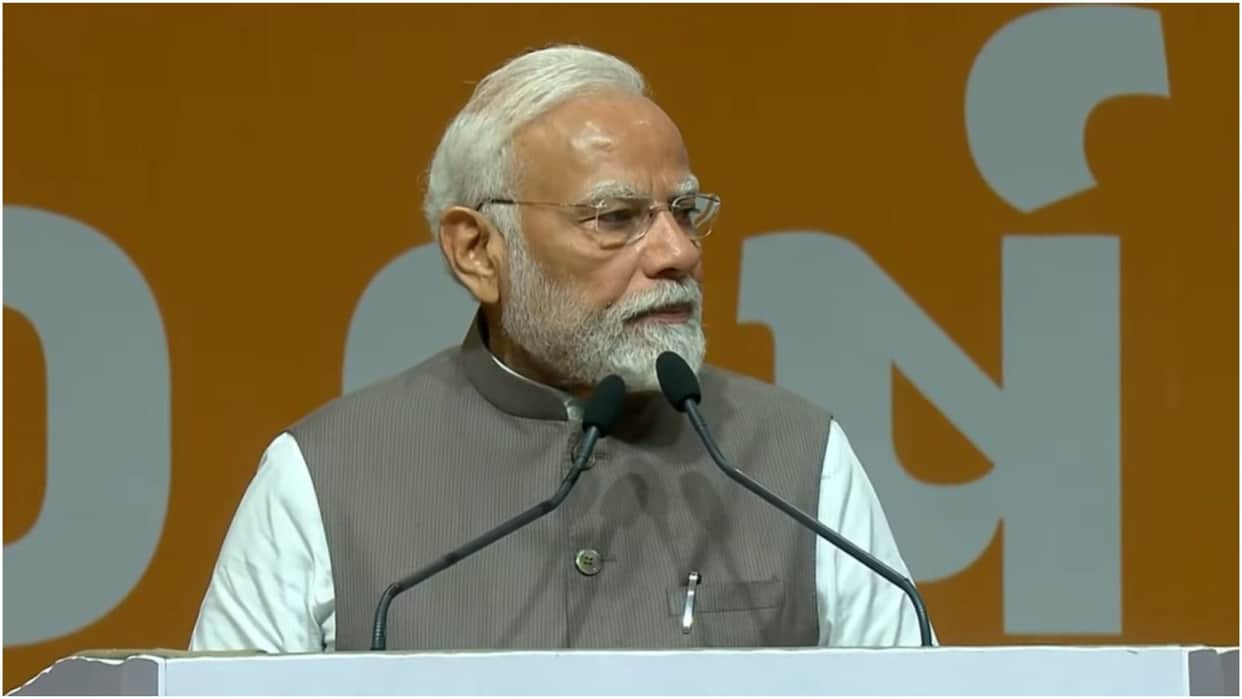 PM Modi Gujarat Visit: PM inaugurates foundation stone development projects worth Rs 5536 crore Gandhinagar