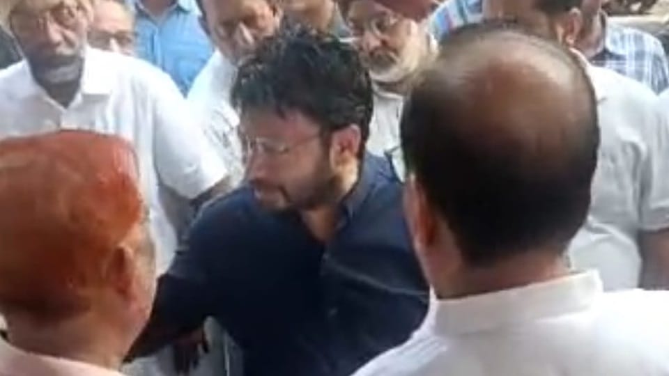 Local body minister Ravjot Singh reached Abohar complaint of contaminated water