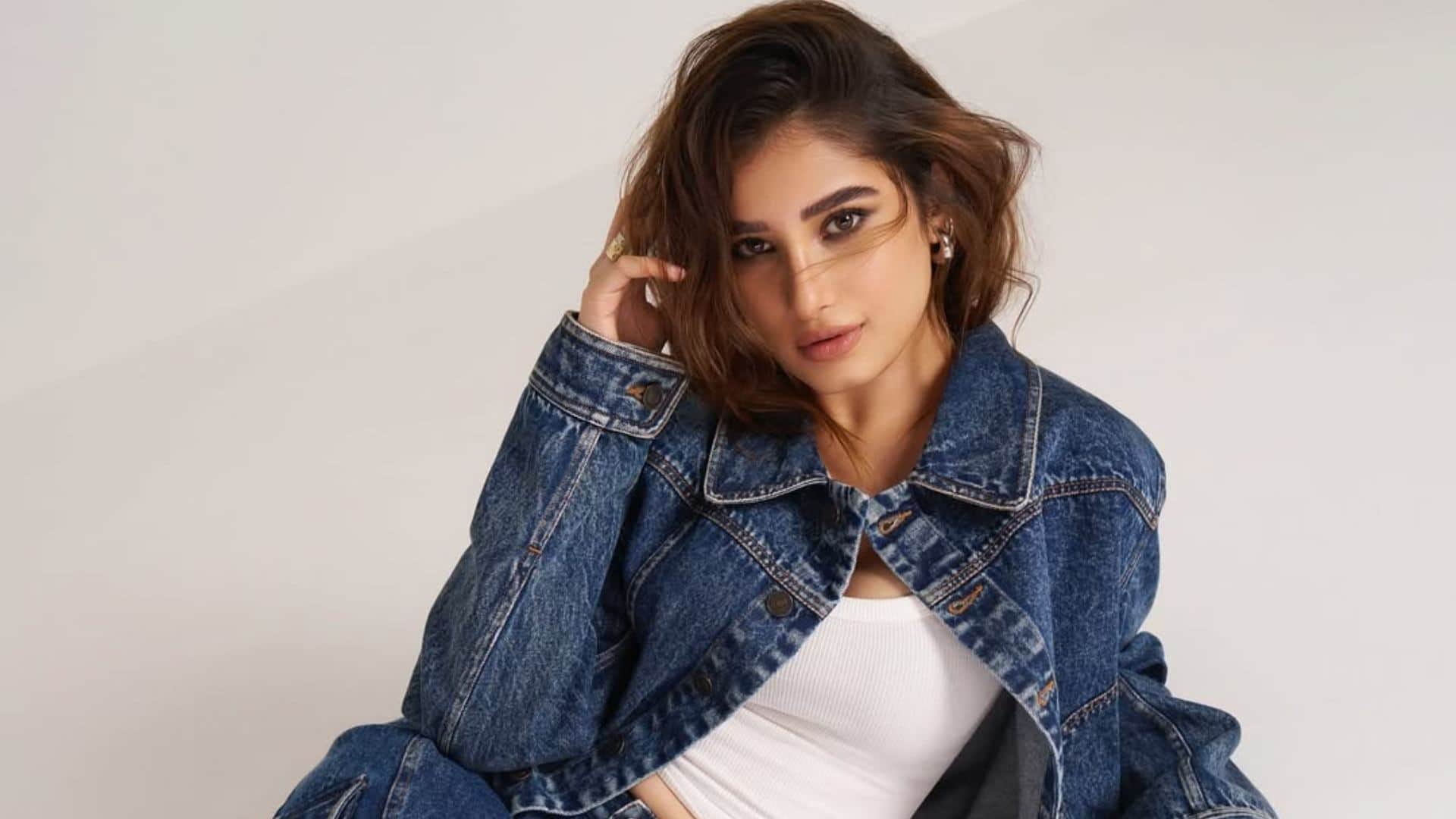 Farah Khan reacted on 14 year old rasha thadani dance she asked her child sharm karo