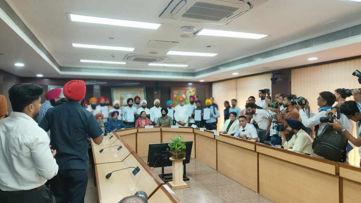 CM Rekha Gupta gave joining letters to families of those killed in 1984 riots