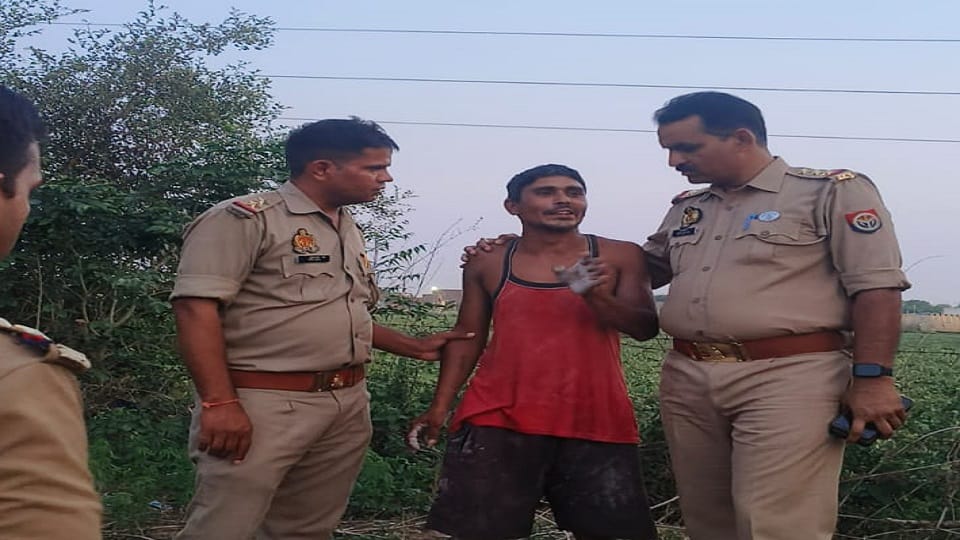 Troubled by threats from moneylenders e-rickshaw driver climbs tower