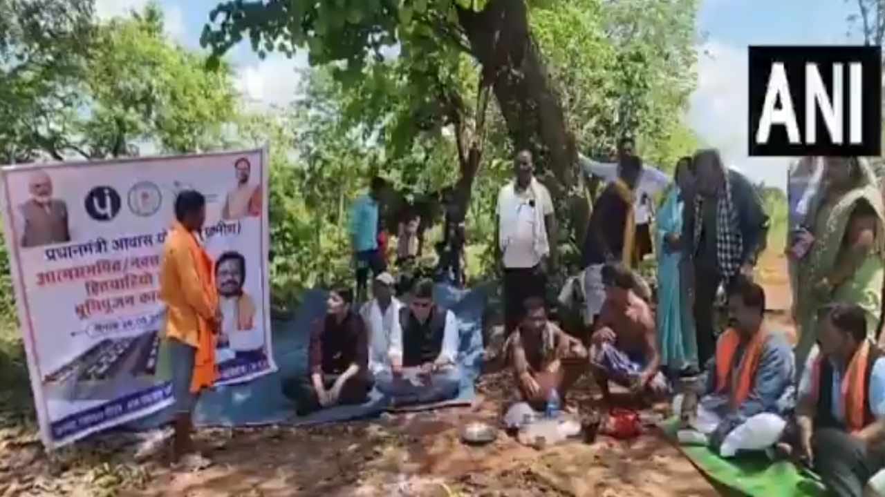 दंतेवाड़ा में पीएम आवास के लिए भूमिपूजन समारोह