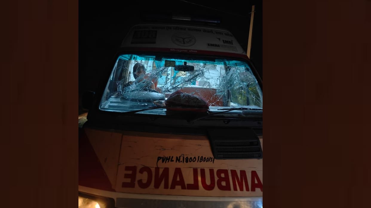 Ruckus during Dwarpuja baraatis gharatis fought accused ran away after robbing ambulance carrying injured