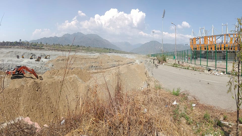 Case filed against three JE and contractor for using stolen mining material to save international stadium
