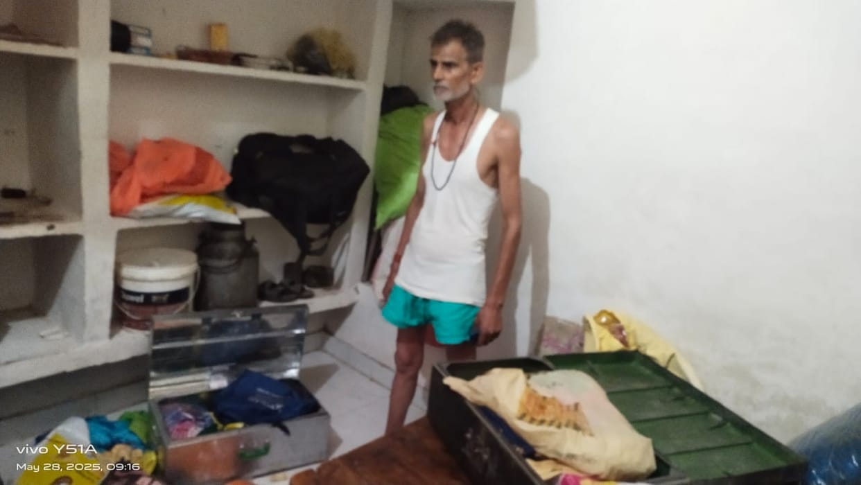 Terror thieves Baddupur big theft four houses one night family held hostage terror due weapons