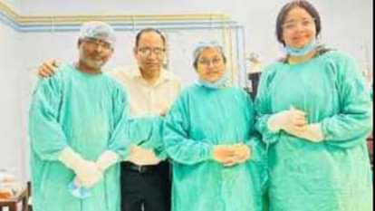 डॉ. हिना प्रकाश और उनकी टीम