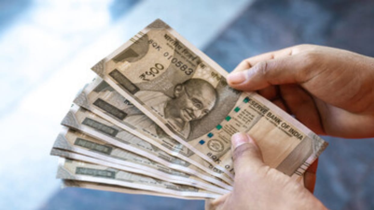 Sub-inspectors who have worked for 16 years will get second grade pay of Rs 5,400