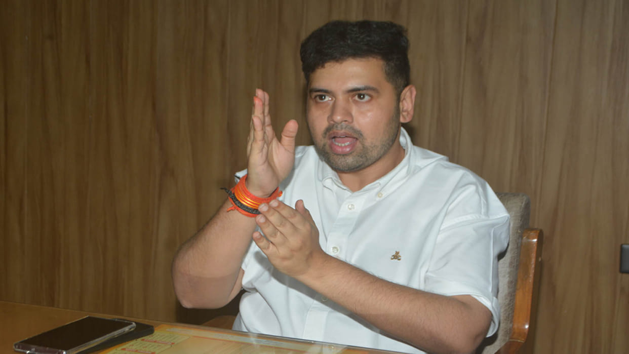 Hardoi: New District Magistrate Anunay Jha said Every problem will be solved through coordination