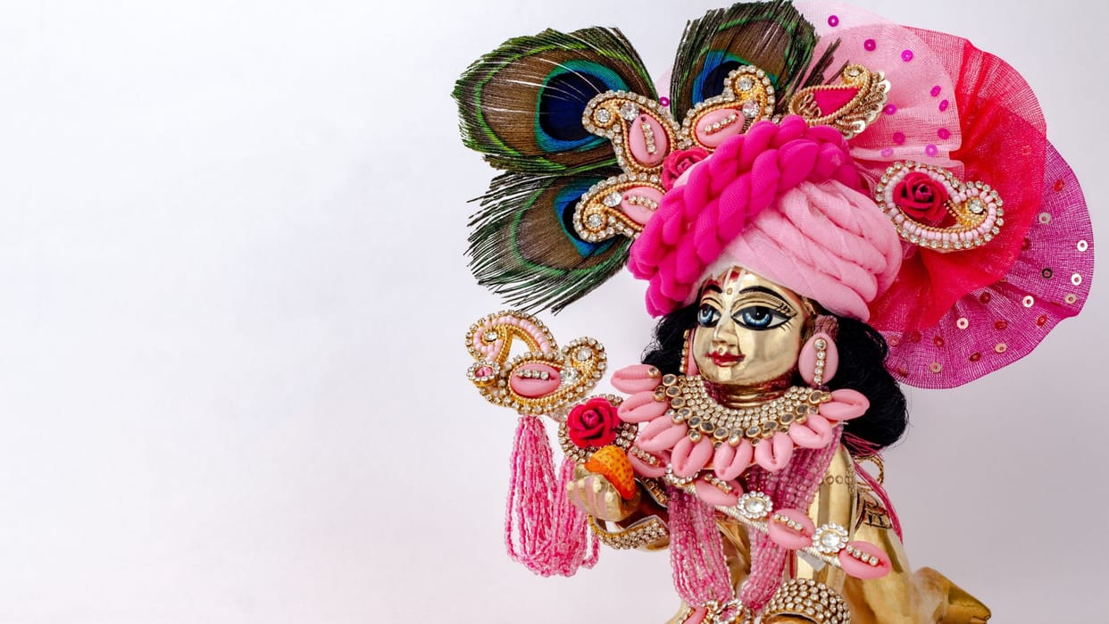Krishna Janmashtami 2025 Donate as Per Zodiac Sign to Receive Special Blessings Daan Kya Kare