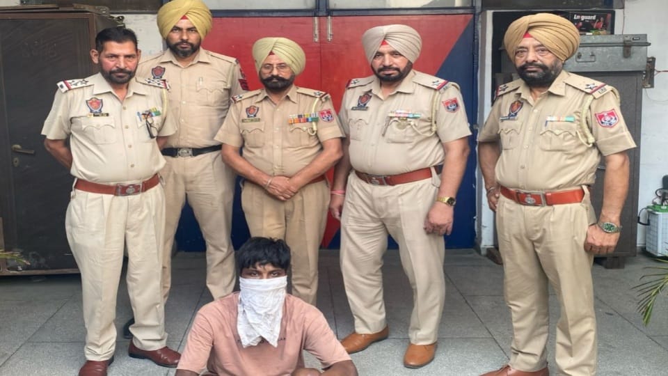 Drug smuggler ran away with police vehicle in Kapurthala