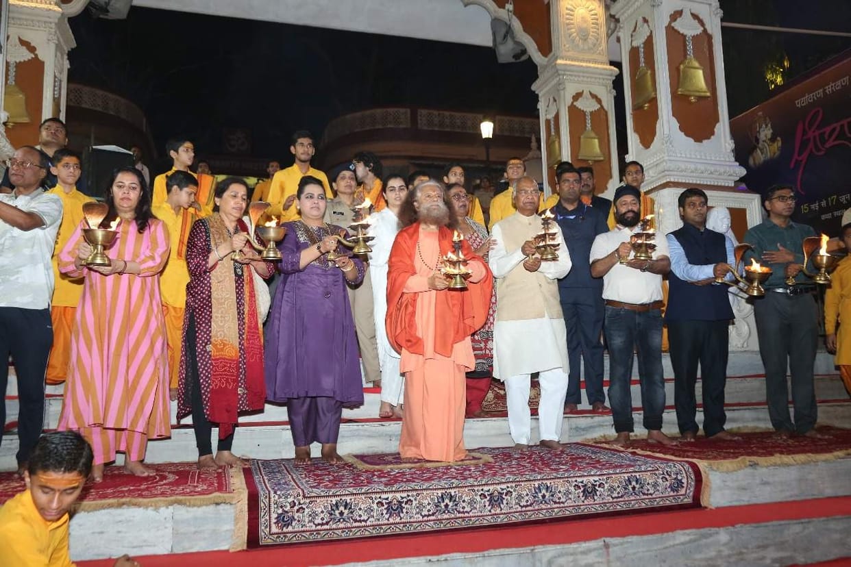 Rishikesh news Former President Ram Nath Kovind reached Parmarth Niketan with his wife and daughter,