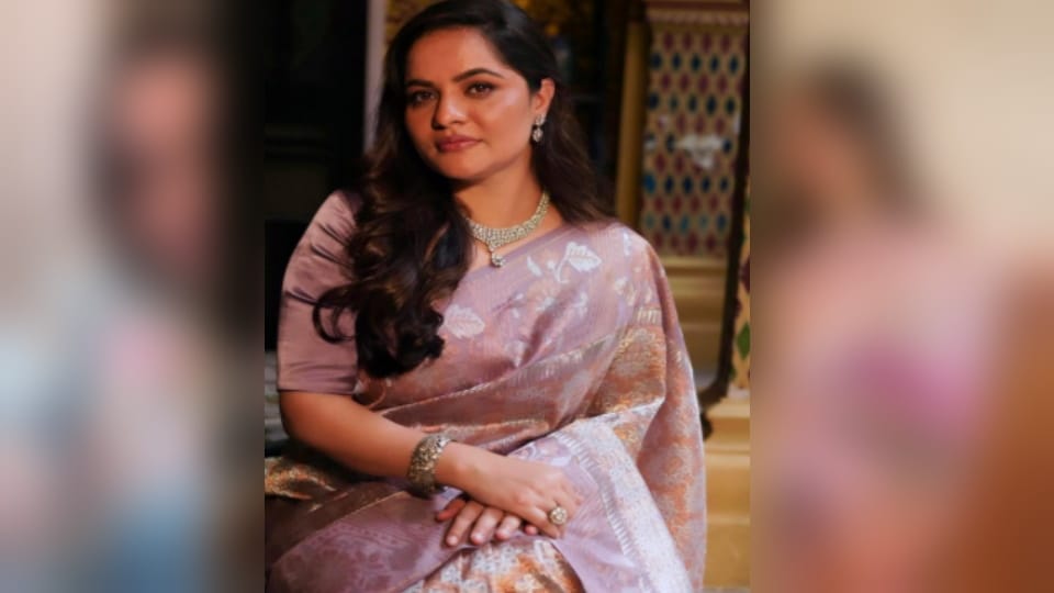 Muzaffarnagars Preeti Pareeks Zari Saree Shines at Cannes Film Festival