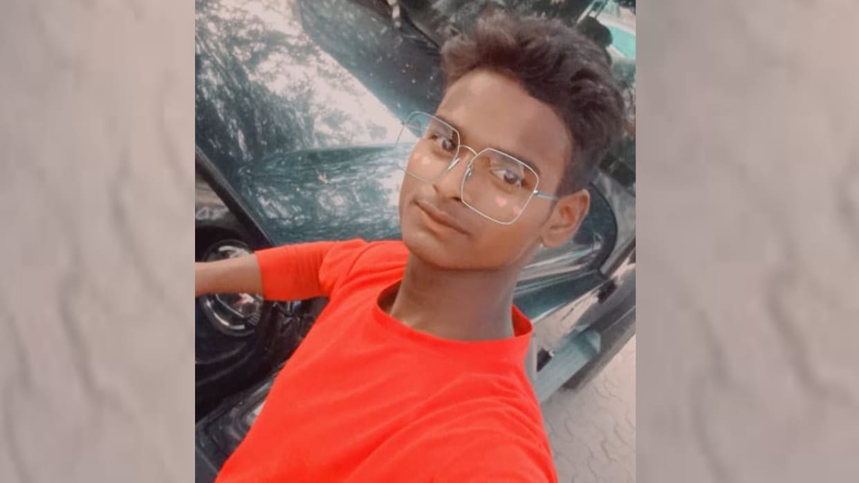 Body of a youth found hanging from a noose under suspicious circumstances, murder suspected