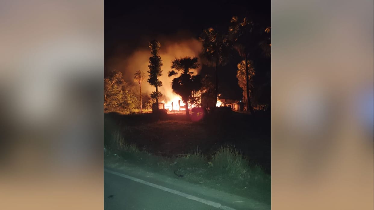 Bihar: More than six houses burnt to ashes in a massive fire, property worth lakhs destroyed