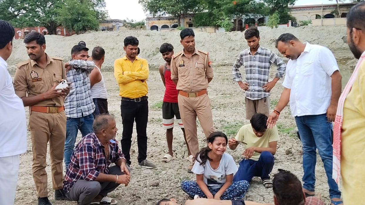 Balrampur: Five children drowned in the college hostel pond, two brothers died