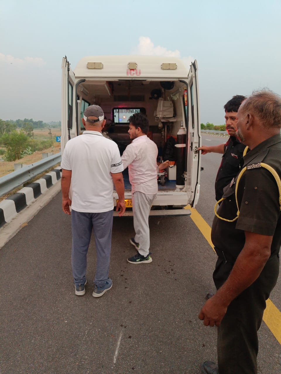 Tragic accident Purvanchal Expressway Azamgarh youth fell asleep while driving bike died cousin injured