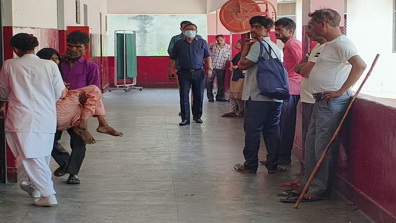 DM became patient to know the condition of health services in district hospital Bareilly