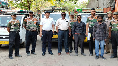 Kanpur: Banned polythene worth lakhs found along with grocery items in the car