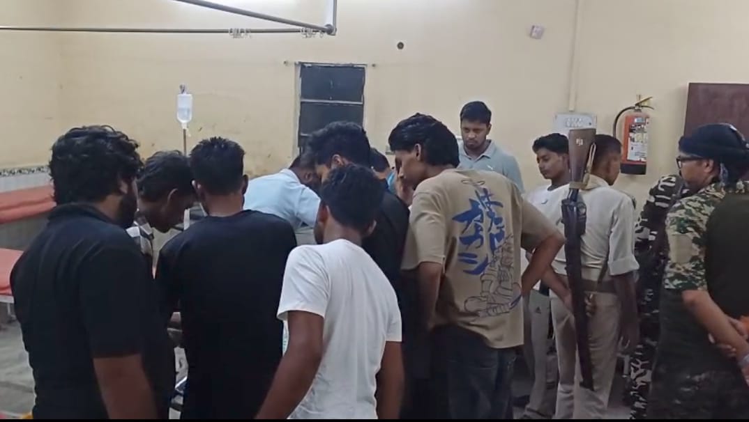 Bihar Crime: Father shoots lover over love affair, condition critical news in hindi