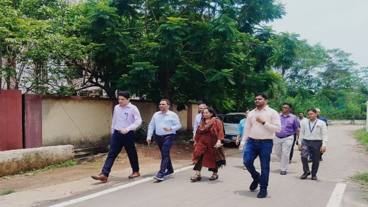Raipur: स्वास्थ्य सचिव कटारिया ने क्रिटिकल केयर यूनिट के प्रस्तावित स्थल का किया निरीक्षण,अफसरों से ली जानकारी