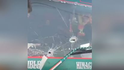 HRTC bus going from Chamunda to Vrindavan was attacked by three bike riders in Punjab