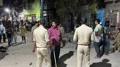 मौलाना पर फायरिंग