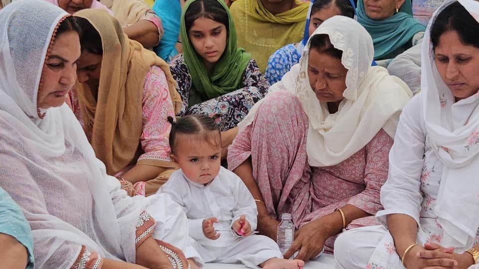 Sidhu Moose wala third death anniversary parents got emotional