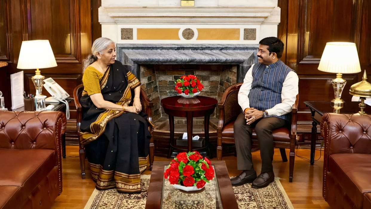 Minister Nandi met Finance Minister Nirmala Sitharaman, discussed the development of UP